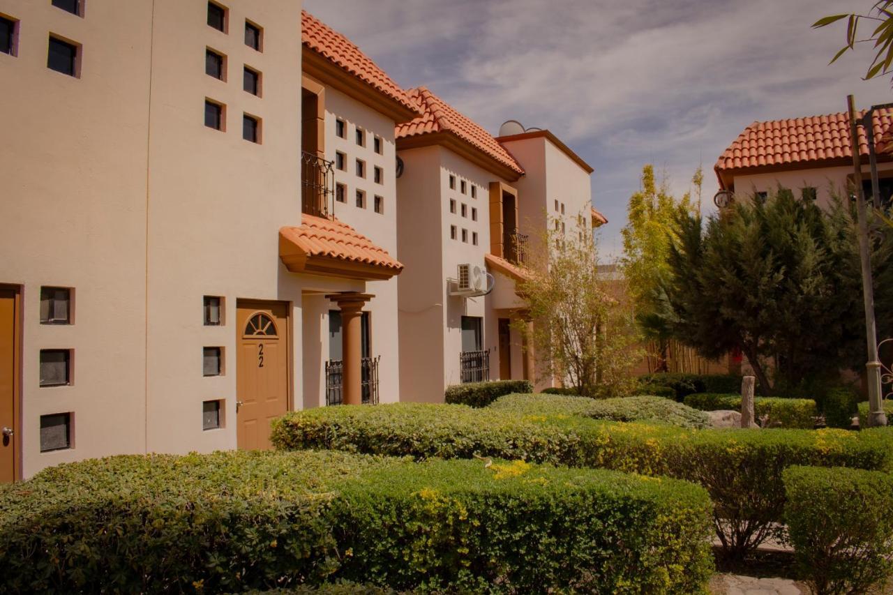 Suites Cervantes Chihuahua Exterior foto